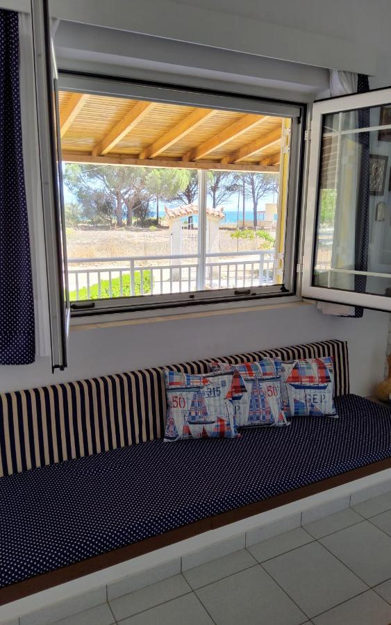 Fully Equipped Beach House At Pachia Ammos Plytra Bagian luar foto